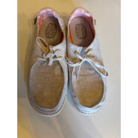 Hey Dude Shoes - Hey Dudes Women Casual SHoes EUC - Size 9 US